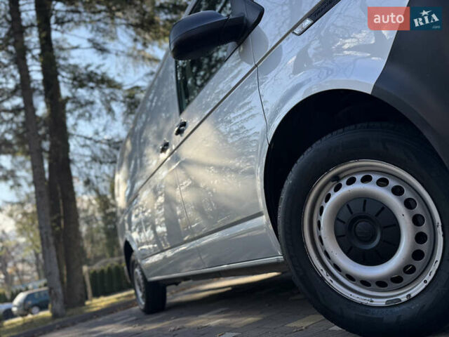 Серый Фольксваген Transporter, объемом двигателя 2 л и пробегом 208 тыс. км за 24850 $, фото 49 на Automoto.ua