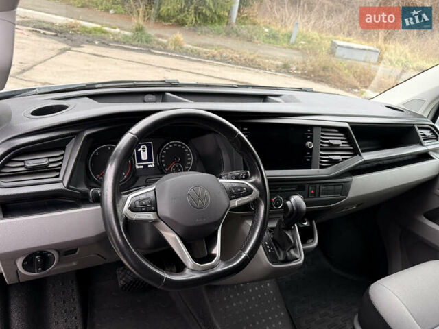 Серый Фольксваген Transporter, объемом двигателя 2 л и пробегом 239 тыс. км за 25900 $, фото 4 на Automoto.ua
