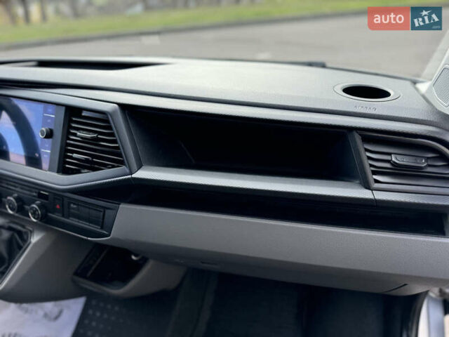 Серый Фольксваген Transporter, объемом двигателя 1.97 л и пробегом 220 тыс. км за 29500 $, фото 55 на Automoto.ua