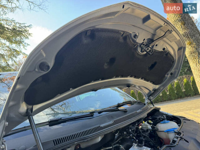 Серый Фольксваген Transporter, объемом двигателя 2 л и пробегом 208 тыс. км за 24850 $, фото 131 на Automoto.ua