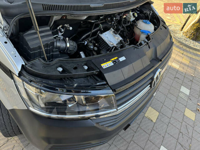 Серый Фольксваген Transporter, объемом двигателя 2 л и пробегом 208 тыс. км за 24850 $, фото 132 на Automoto.ua