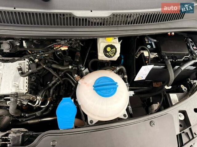 Серый Фольксваген Transporter, объемом двигателя 2 л и пробегом 239 тыс. км за 25900 $, фото 34 на Automoto.ua