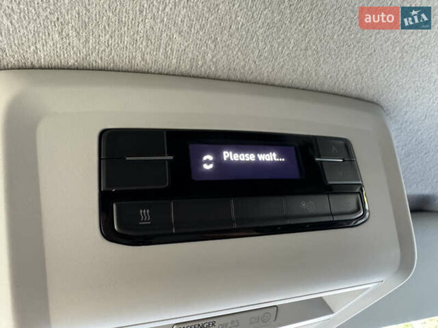 Серый Фольксваген Transporter, объемом двигателя 2 л и пробегом 208 тыс. км за 24850 $, фото 124 на Automoto.ua