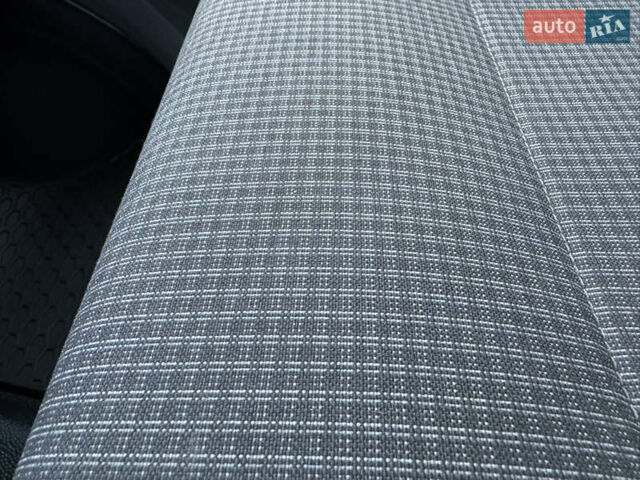 Серый Фольксваген Transporter, объемом двигателя 2 л и пробегом 208 тыс. км за 24850 $, фото 105 на Automoto.ua