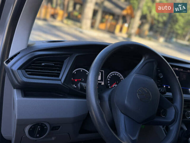 Серый Фольксваген Transporter, объемом двигателя 2 л и пробегом 208 тыс. км за 24850 $, фото 57 на Automoto.ua