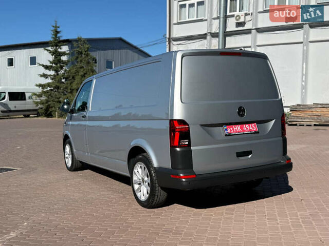 Серый Фольксваген Transporter, объемом двигателя 2 л и пробегом 150 тыс. км за 26800 $, фото 3 на Automoto.ua