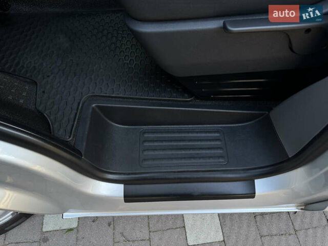 Серый Фольксваген Transporter, объемом двигателя 2 л и пробегом 208 тыс. км за 24850 $, фото 64 на Automoto.ua