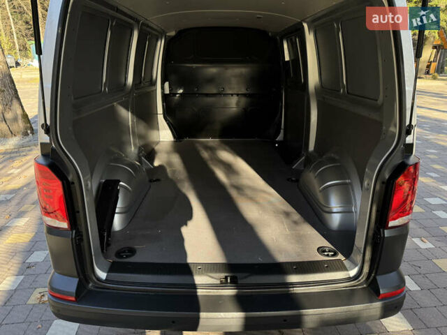 Серый Фольксваген Transporter, объемом двигателя 2 л и пробегом 208 тыс. км за 24850 $, фото 76 на Automoto.ua