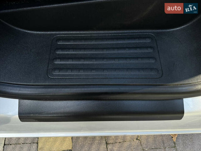 Серый Фольксваген Transporter, объемом двигателя 2 л и пробегом 208 тыс. км за 24850 $, фото 89 на Automoto.ua