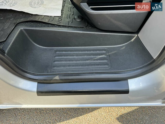 Серый Фольксваген Transporter, объемом двигателя 1.97 л и пробегом 220 тыс. км за 29500 $, фото 72 на Automoto.ua