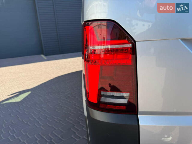 Серый Фольксваген Transporter, объемом двигателя 2 л и пробегом 150 тыс. км за 26800 $, фото 17 на Automoto.ua