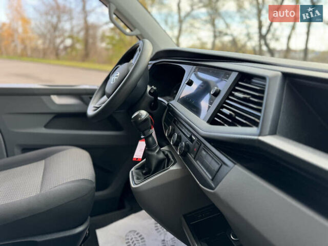 Серый Фольксваген Transporter, объемом двигателя 1.97 л и пробегом 220 тыс. км за 29500 $, фото 56 на Automoto.ua