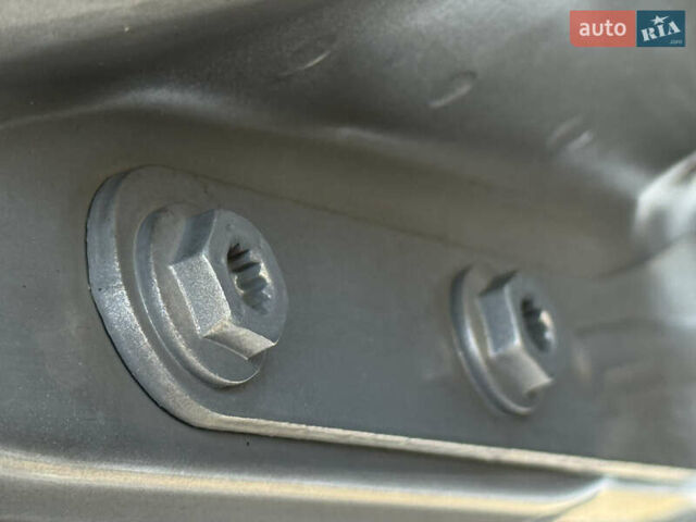 Серый Фольксваген Transporter, объемом двигателя 2 л и пробегом 208 тыс. км за 24850 $, фото 140 на Automoto.ua