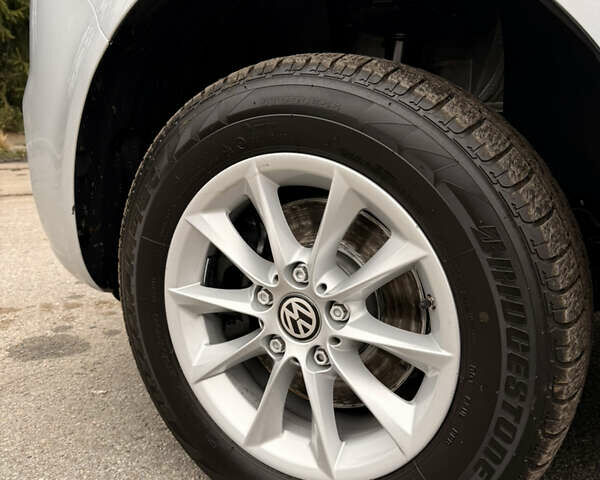 Серый Фольксваген Transporter, объемом двигателя 2 л и пробегом 239 тыс. км за 25900 $, фото 36 на Automoto.ua