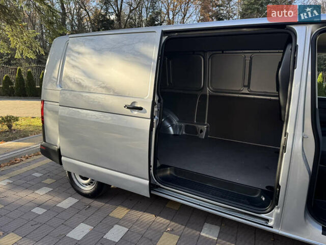 Серый Фольксваген Transporter, объемом двигателя 2 л и пробегом 208 тыс. км за 24850 $, фото 81 на Automoto.ua