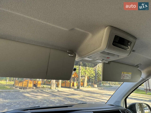 Серый Фольксваген Transporter, объемом двигателя 2 л и пробегом 208 тыс. км за 24850 $, фото 121 на Automoto.ua