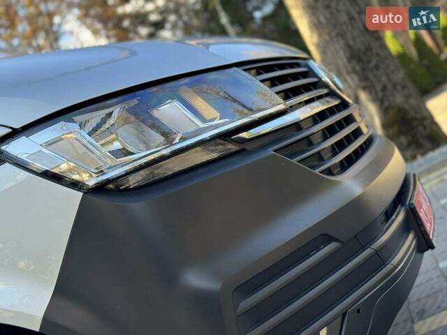 Серый Фольксваген Transporter, объемом двигателя 2 л и пробегом 208 тыс. км за 24850 $, фото 47 на Automoto.ua