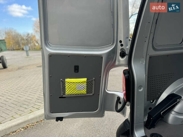 Серый Фольксваген Transporter, объемом двигателя 1.97 л и пробегом 220 тыс. км за 29500 $, фото 37 на Automoto.ua