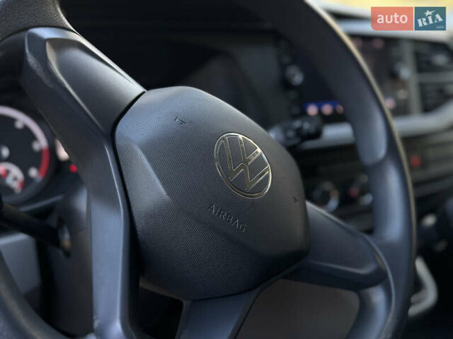 Серый Фольксваген Transporter, объемом двигателя 2 л и пробегом 208 тыс. км за 24850 $, фото 56 на Automoto.ua