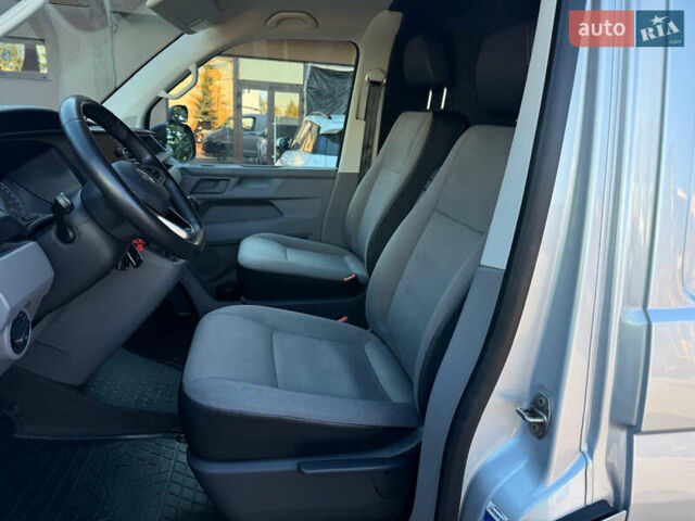 Серый Фольксваген Transporter, объемом двигателя 2 л и пробегом 150 тыс. км за 26800 $, фото 24 на Automoto.ua