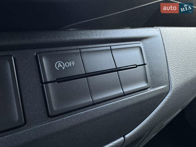 Серый Фольксваген Transporter, объемом двигателя 2 л и пробегом 208 тыс. км за 24850 $, фото 97 на Automoto.ua