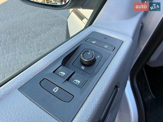 Серый Фольксваген Transporter, объемом двигателя 2 л и пробегом 150 тыс. км за 26800 $, фото 23 на Automoto.ua