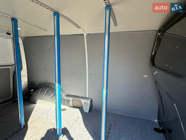 Серый Фольксваген Transporter, объемом двигателя 2 л и пробегом 150 тыс. км за 26800 $, фото 11 на Automoto.ua