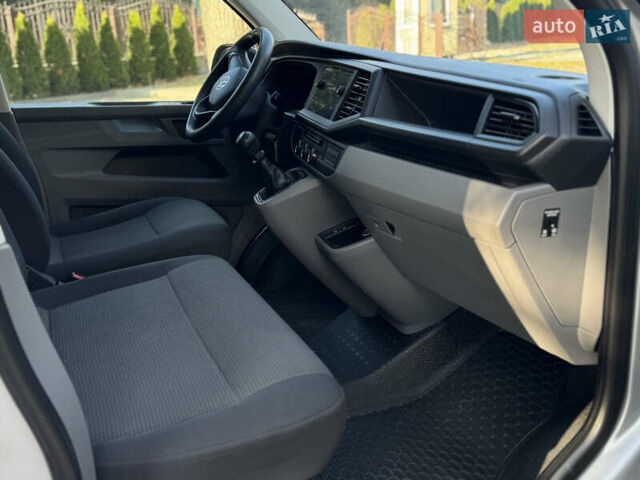 Серый Фольксваген Transporter, объемом двигателя 2 л и пробегом 208 тыс. км за 24850 $, фото 90 на Automoto.ua