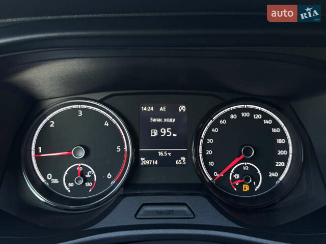 Серый Фольксваген Transporter, объемом двигателя 2 л и пробегом 208 тыс. км за 24850 $, фото 109 на Automoto.ua