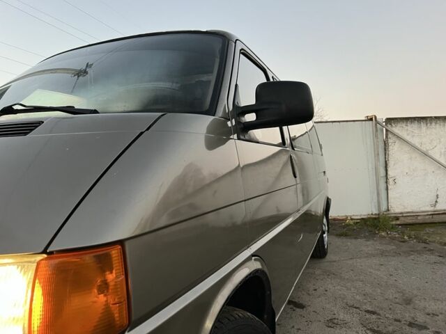 Серый Фольксваген Transporter, объемом двигателя 1.9 л и пробегом 442 тыс. км за 3450 $, фото 10 на Automoto.ua