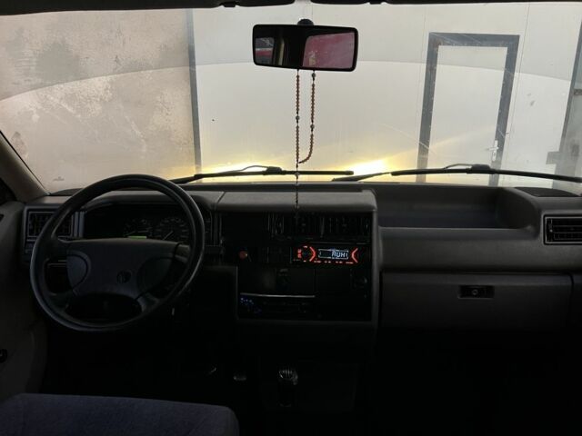 Серый Фольксваген Transporter, объемом двигателя 1.9 л и пробегом 442 тыс. км за 3450 $, фото 20 на Automoto.ua