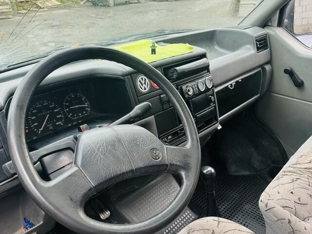 Серый Фольксваген Transporter, объемом двигателя 1.9 л и пробегом 408 тыс. км за 2850 $, фото 6 на Automoto.ua