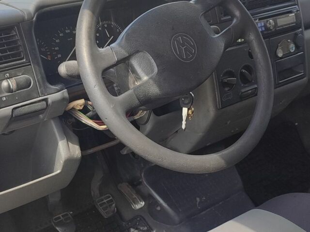 Серый Фольксваген Transporter, объемом двигателя 1.9 л и пробегом 320 тыс. км за 3200 $, фото 1 на Automoto.ua