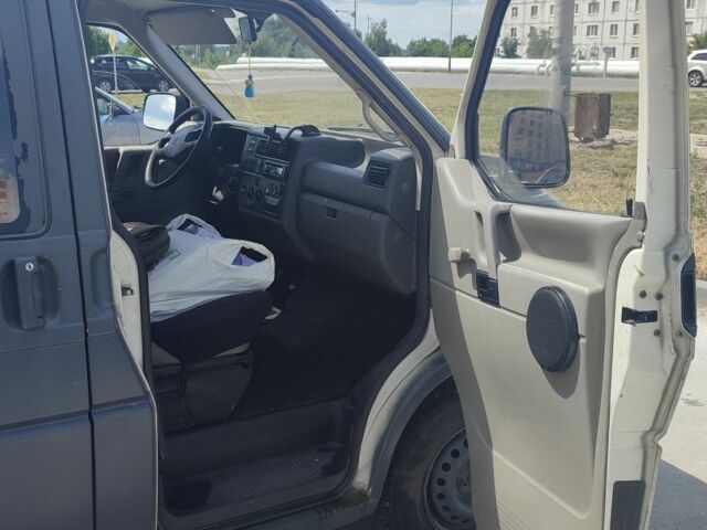 Серый Фольксваген Transporter, объемом двигателя 1.9 л и пробегом 320 тыс. км за 3200 $, фото 4 на Automoto.ua