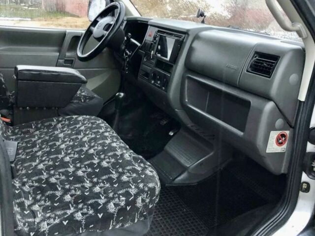 Серый Фольксваген Transporter, объемом двигателя 2.4 л и пробегом 300 тыс. км за 4500 $, фото 13 на Automoto.ua