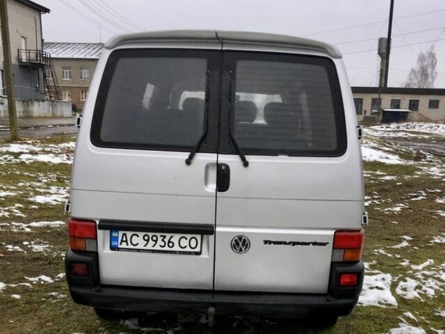 Серый Фольксваген Transporter, объемом двигателя 2.4 л и пробегом 300 тыс. км за 4500 $, фото 5 на Automoto.ua