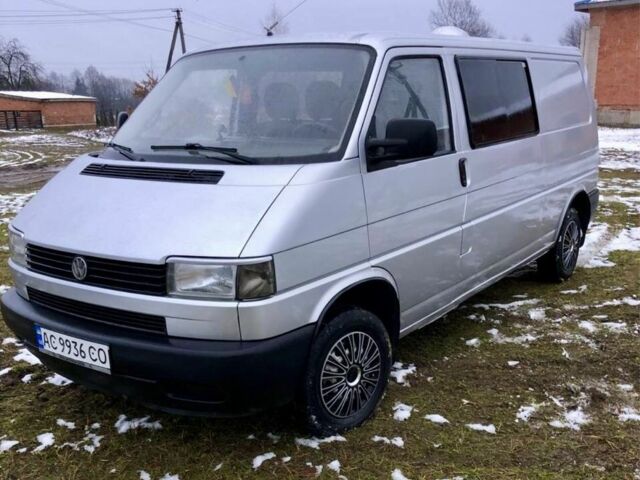 Серый Фольксваген Transporter, объемом двигателя 2.4 л и пробегом 300 тыс. км за 4500 $, фото 1 на Automoto.ua