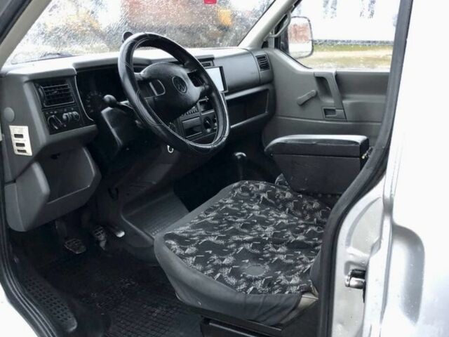 Серый Фольксваген Transporter, объемом двигателя 2.4 л и пробегом 300 тыс. км за 4500 $, фото 12 на Automoto.ua