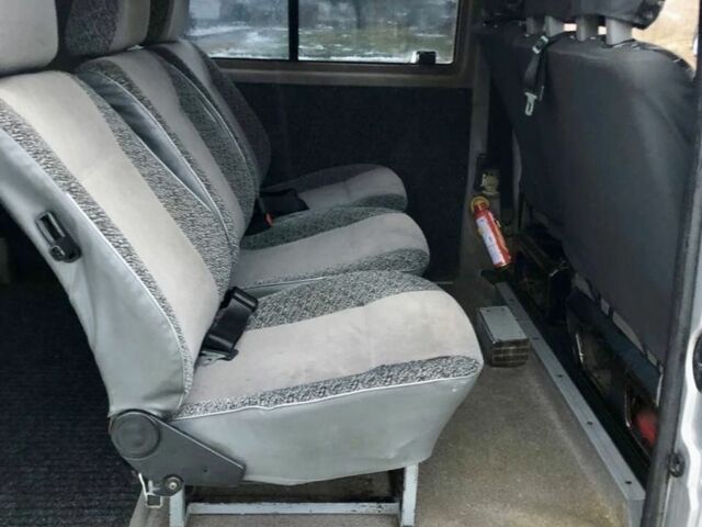 Серый Фольксваген Transporter, объемом двигателя 2.4 л и пробегом 300 тыс. км за 4500 $, фото 9 на Automoto.ua