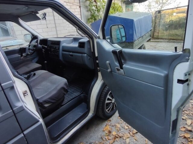 Серый Фольксваген Transporter, объемом двигателя 0 л и пробегом 500 тыс. км за 3000 $, фото 3 на Automoto.ua