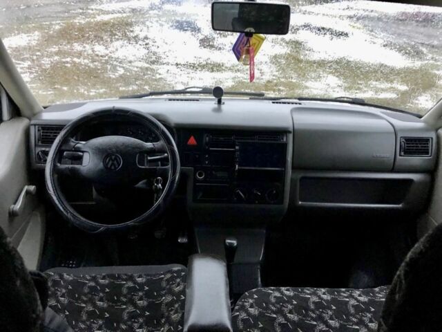 Серый Фольксваген Transporter, объемом двигателя 2.4 л и пробегом 300 тыс. км за 4500 $, фото 11 на Automoto.ua