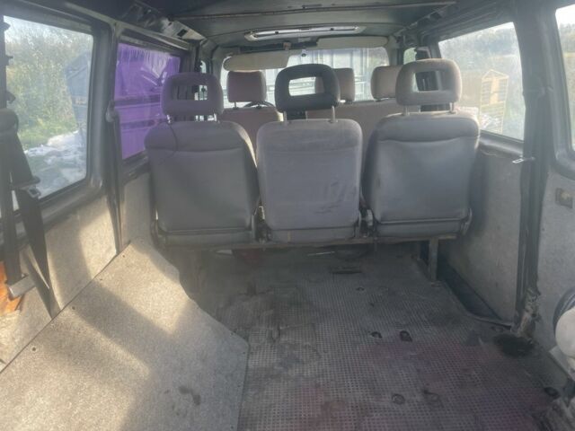 Серый Фольксваген Transporter, объемом двигателя 2.5 л и пробегом 280 тыс. км за 1500 $, фото 7 на Automoto.ua