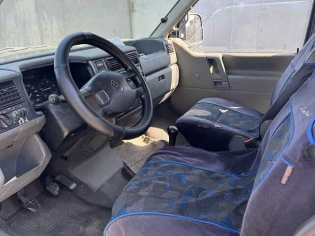 Серый Фольксваген Transporter, объемом двигателя 2.5 л и пробегом 380 тыс. км за 3000 $, фото 13 на Automoto.ua