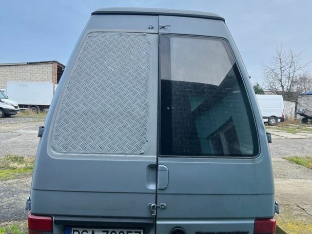 Серый Фольксваген Transporter, объемом двигателя 2.5 л и пробегом 322 тыс. км за 3493 $, фото 7 на Automoto.ua