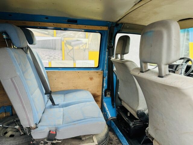 Сірий Фольксваген Transporter, об'ємом двигуна 2.4 л та пробігом 350 тис. км за 3299 $, фото 5 на Automoto.ua