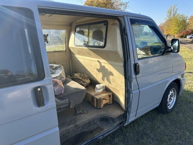 Серый Фольксваген Transporter, объемом двигателя 2.5 л и пробегом 430 тыс. км за 5550 $, фото 4 на Automoto.ua