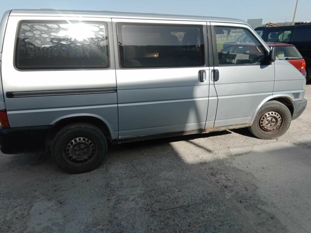 Серый Фольксваген Transporter, объемом двигателя 2.5 л и пробегом 336 тыс. км за 3700 $, фото 4 на Automoto.ua