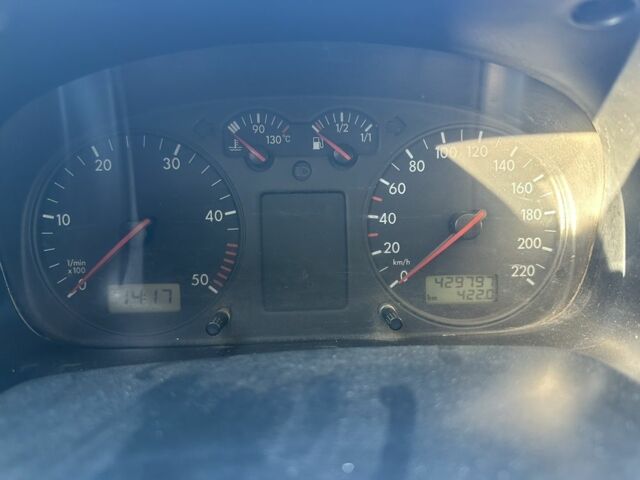 Серый Фольксваген Transporter, объемом двигателя 2.5 л и пробегом 430 тыс. км за 5550 $, фото 7 на Automoto.ua