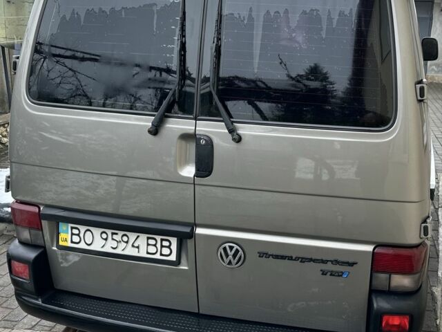 Серый Фольксваген Transporter, объемом двигателя 2.5 л и пробегом 392 тыс. км за 9750 $, фото 1 на Automoto.ua