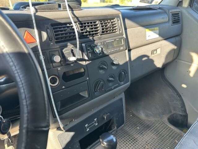 Серый Фольксваген Transporter, объемом двигателя 2.5 л и пробегом 430 тыс. км за 5550 $, фото 5 на Automoto.ua